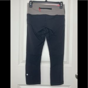 LULULEMON Crop Leggings Sz 6